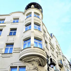 old-town-square-superior-apartments-valentin.praguehotelsweb.com/